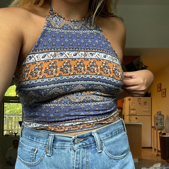 Forever 21 pattern tie around shirt - Picture 2 of 2